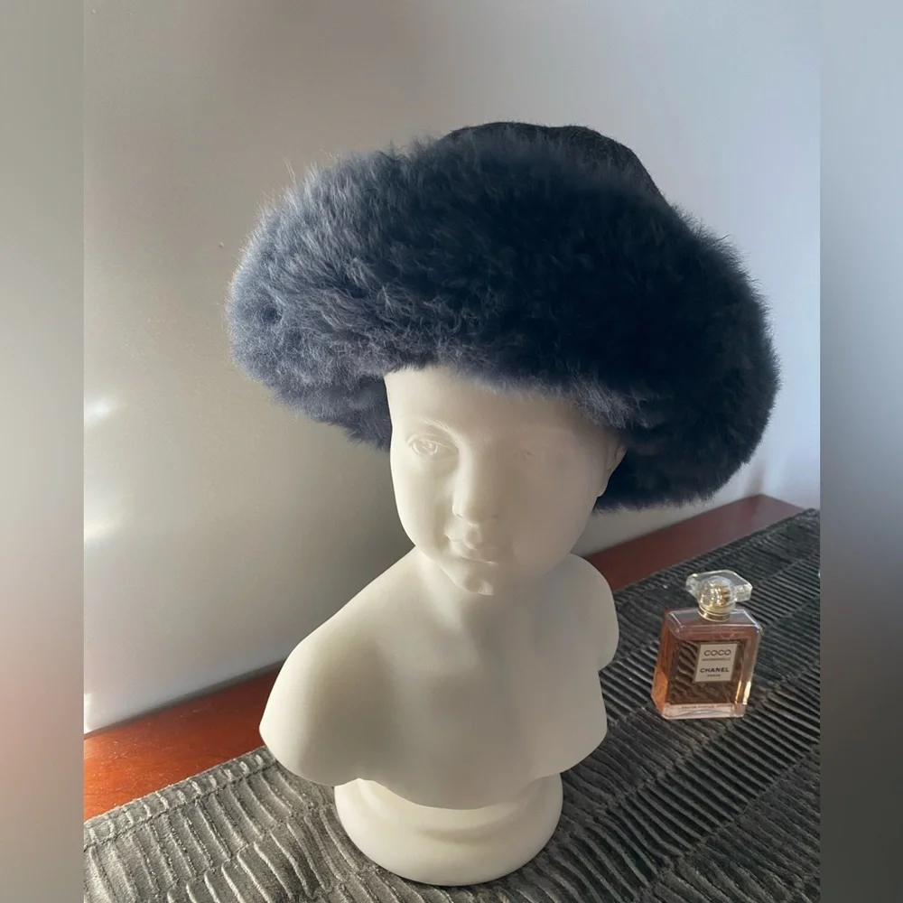 Baby Alpaca Fur Hat - Picture 1 of 12